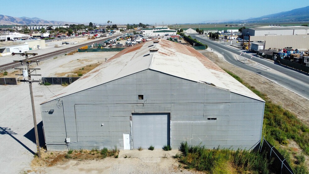 More Photos Of 108 Alpine Dr, Gonzales Warehouse For Sale