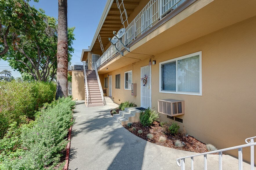 More Photos Of 7353 Comstock Ave, Whittier Apartments For Sale