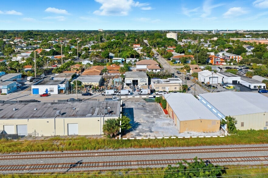 More Photos Of 4504 Georgia Ave, West Palm Beach Service For Lease