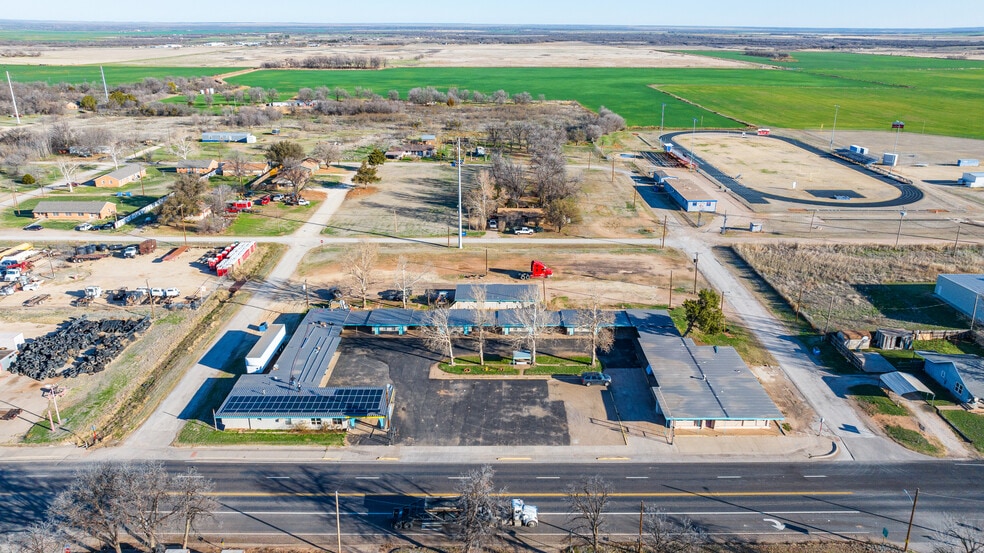 More Photos Of 1100 Main St, Knox City Hotel For Sale