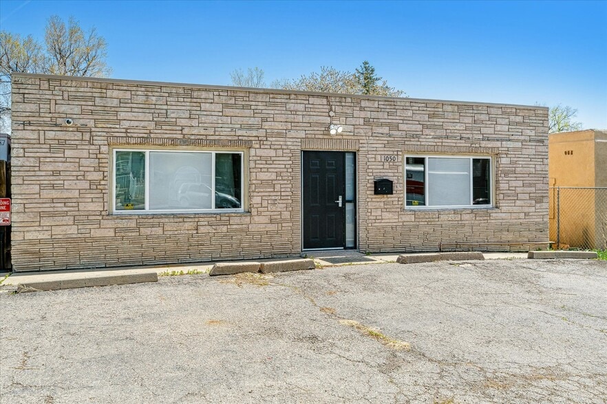 More Photos Of 1050 S Quitman St, Denver Showroom For Sale