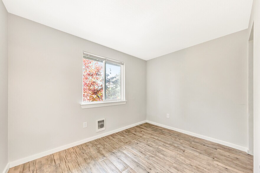 More Photos Of 13410 SE Powell Blvd, Portland Apartments For Sale