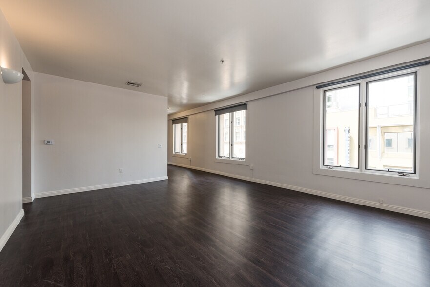 More Photos Of 1043-1045 6th Ave, San Diego Storefront Retail Residential For Sale