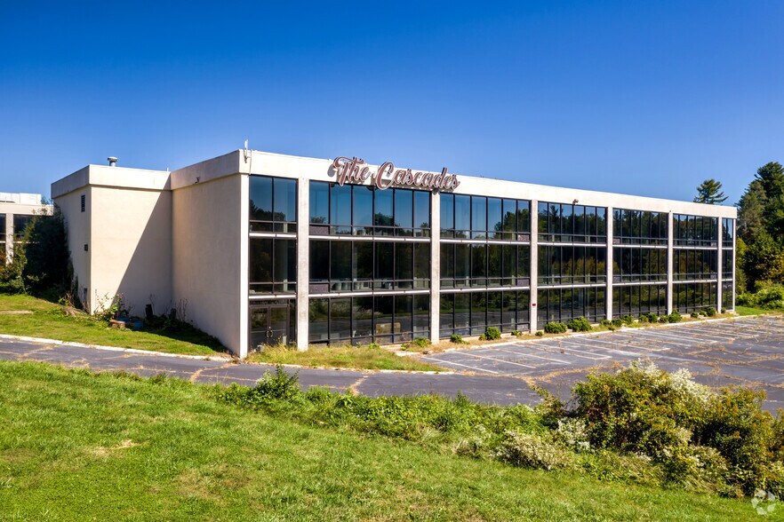 More Photos Of 201 Sugarloaf Rd, Hendersonville Hotel For Sale