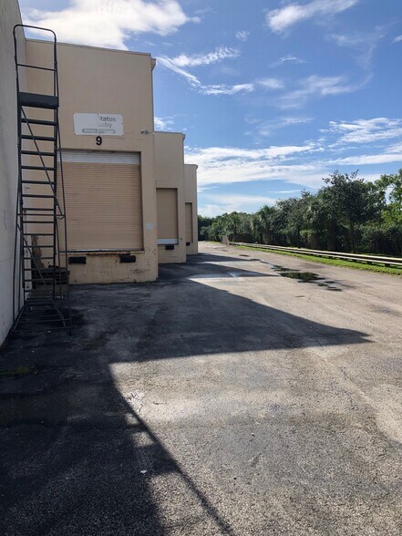 More Photos Of 2400 W Copans Rd, Pompano Beach Showroom For Lease