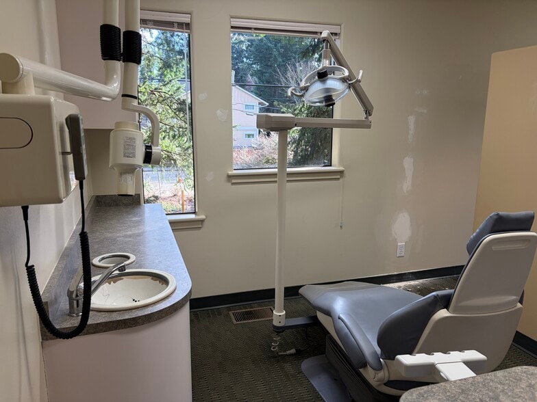 More Photos Of 1515 N 200th St, Seattle Medical For Lease
