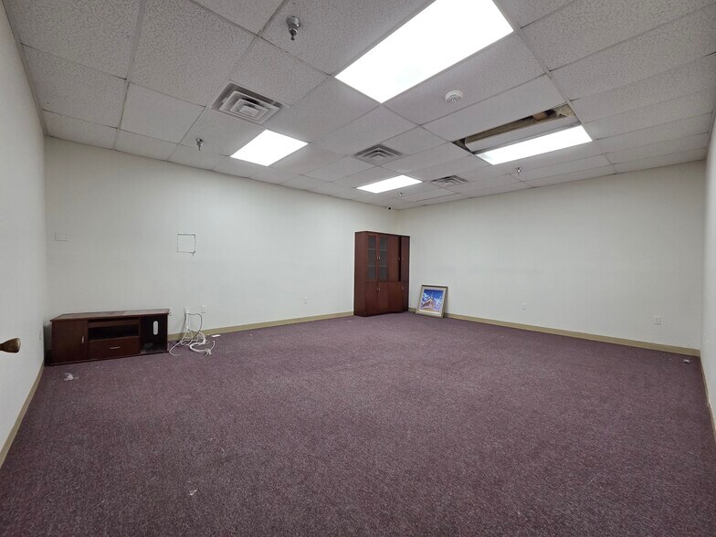 More Photos Of 13572 TX-249, Houston Industrial For Lease