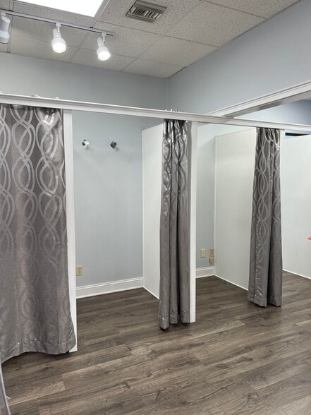 More Photos Of 892-894 Oaklawn Ave, Cranston Office Residential For Sale