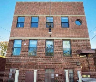 More Photos Of 6924 49th Ave, Woodside Medical For Lease