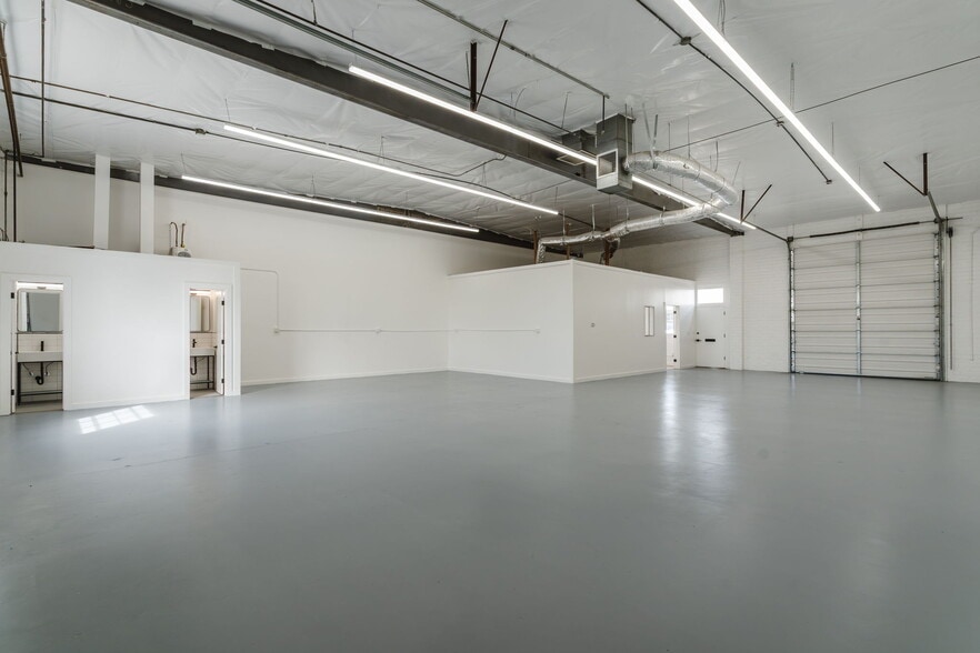 More Photos Of 8210 Lankershim Blvd, North Hollywood Warehouse For Lease