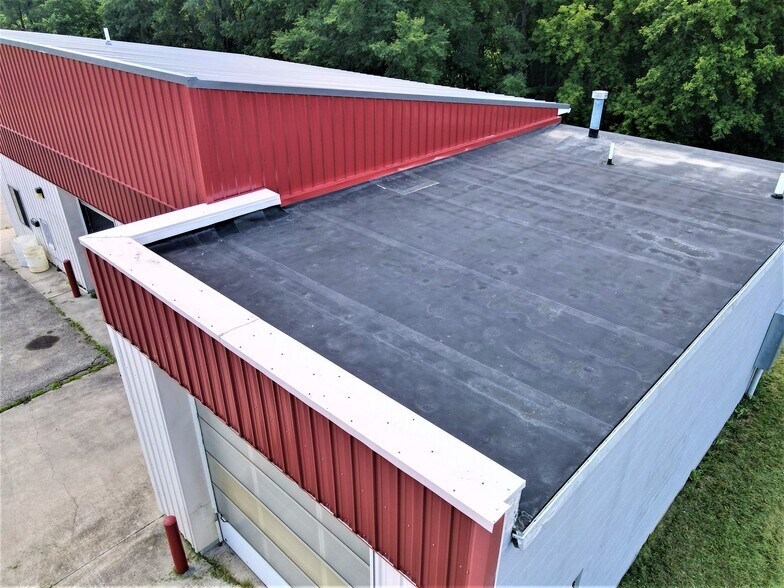 More Photos Of 243 Spring St, Highland Carwash For Lease