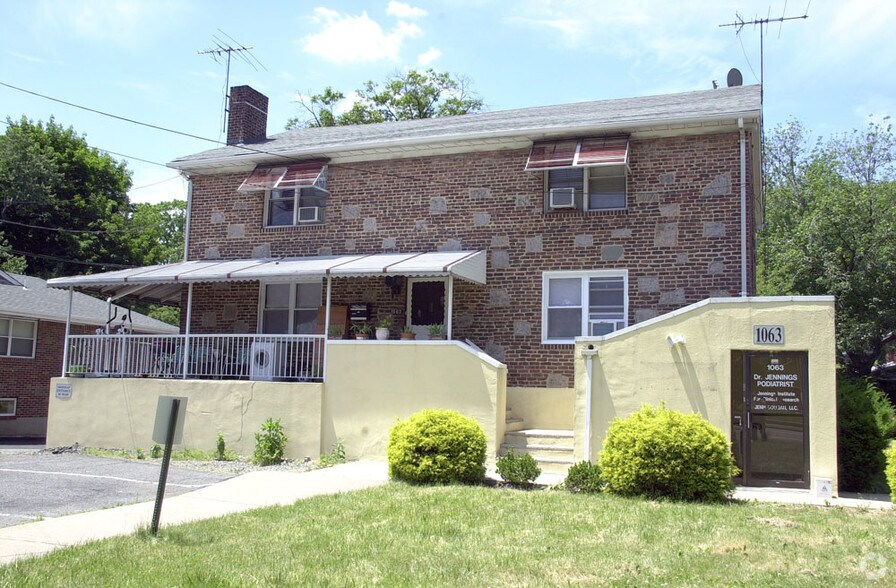 Primary Photo Of 1063 Palisade Ave, Fort Lee Office For Sale