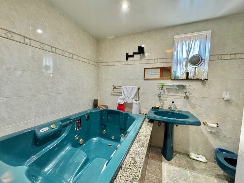 More Photos Of 9916 97th St, Ozone Park Office Residential For Sale