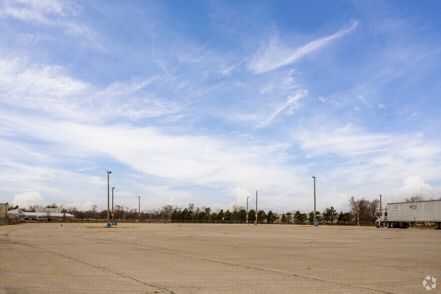 More Photos Of 1301 E Hartman Ave, Omaha Land For Lease