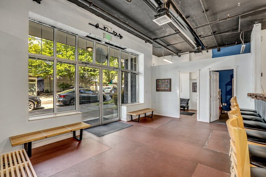 More Photos Of 5430 California Ave SW, Seattle Office For Sale