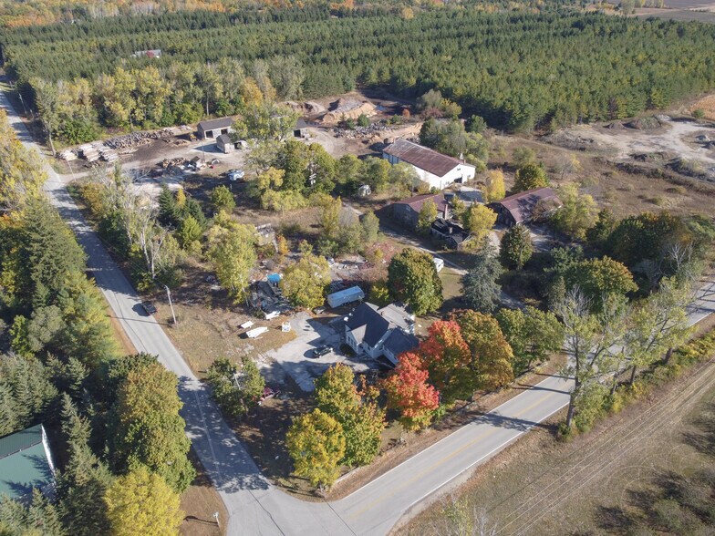 More Photos Of 5052 Reynolds Rd, Sturgeon Bay Flex For Sale