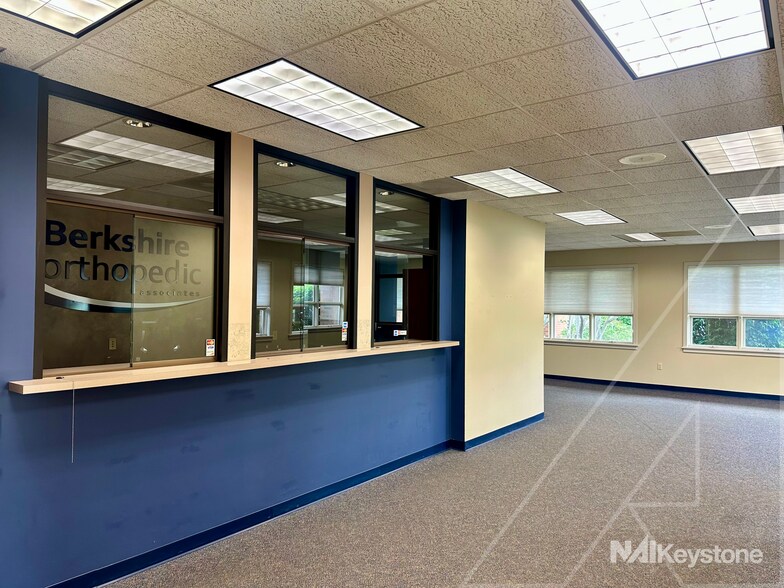 More Photos Of 2201 Ridgewood Rd, Wyomissing Medical For Sale