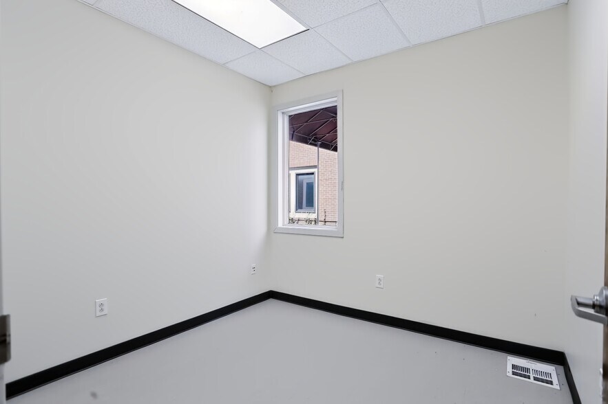 More Photos Of 6635 E 21st St, Indianapolis Office For Sale