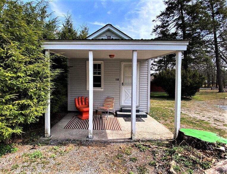 More Photos Of 334 NY-32A, Palenville Hotel For Sale