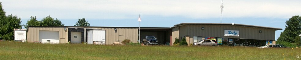 Primary Photo Of N7153 E Plaza Dr, Beaver Dam Freestanding For Lease