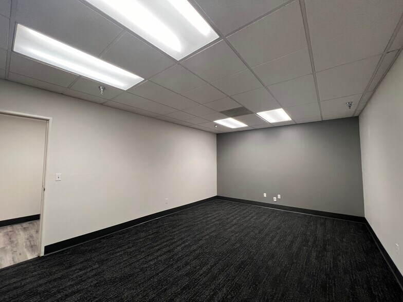 More Photos Of 4501 Mitchell St, North Las Vegas Manufacturing For Lease
