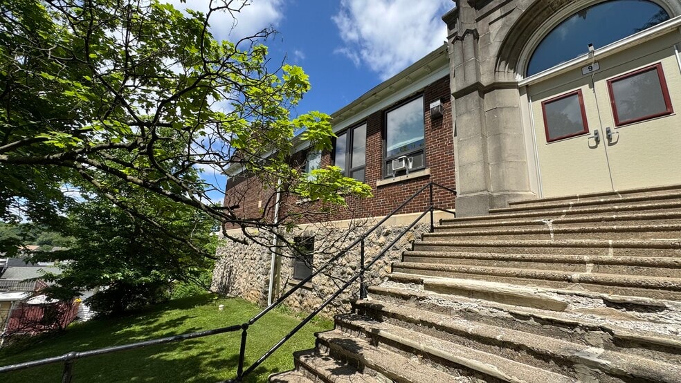 More Photos Of 1 Fairview Ave, Phillipsburg Office For Sale
