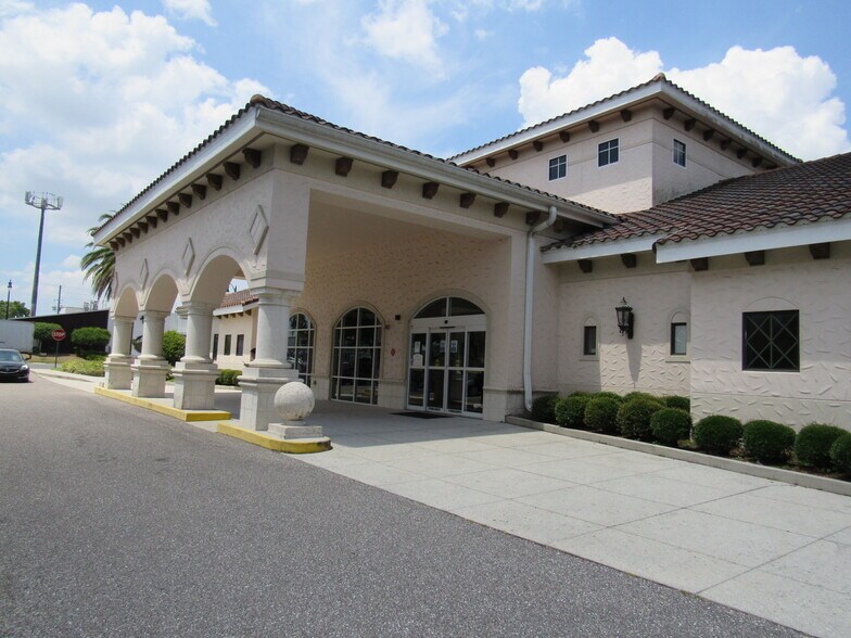 Primary Photo Of 1605 W Fairbanks Ave, Winter Park Medical For Sale