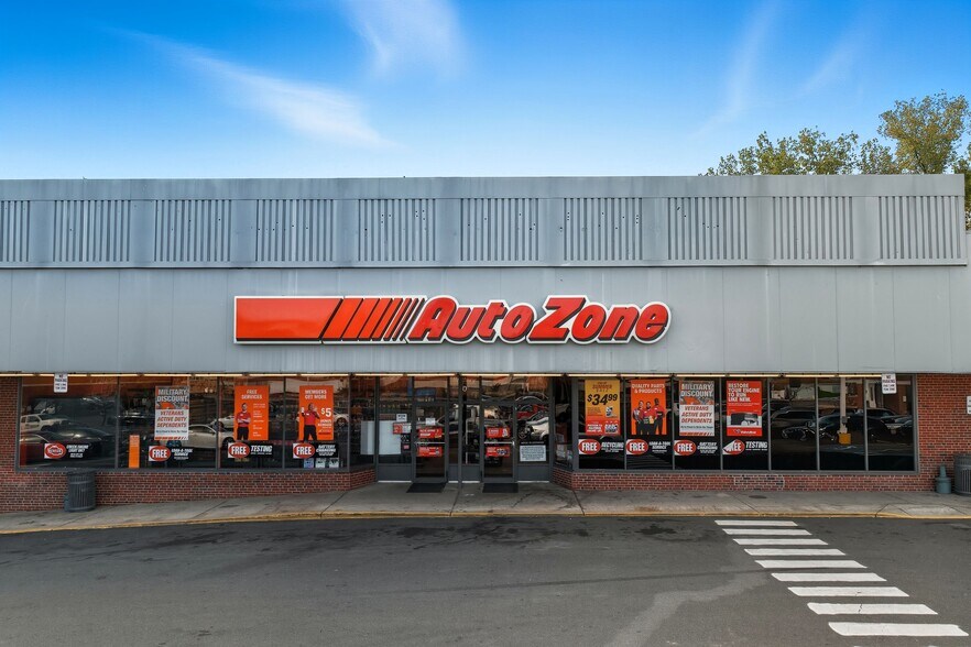 More Photos Of 18-20 Main St, Windsor Locks General Retail For Lease