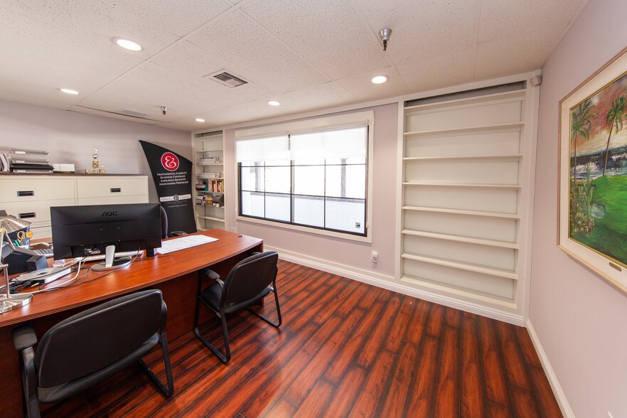 More Photos Of 25550 Hawthorne Blvd, Torrance Medical For Lease