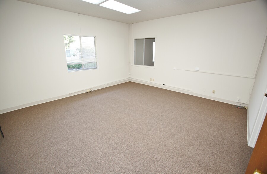 More Photos Of , Hayward Office For Sale