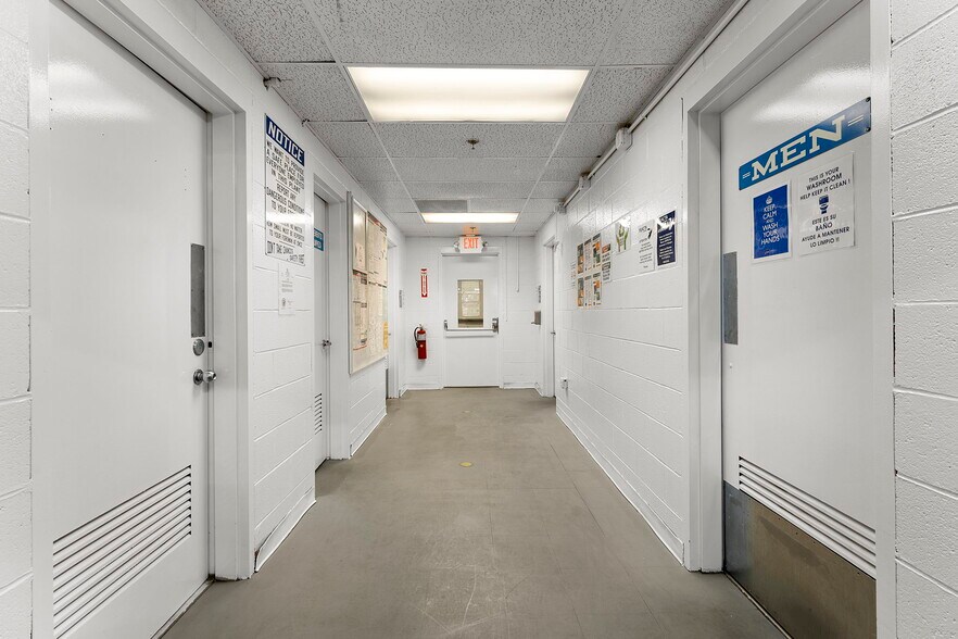 More Photos Of 100-118 John F Kennedy Dr N, Bloomfield Warehouse For Lease