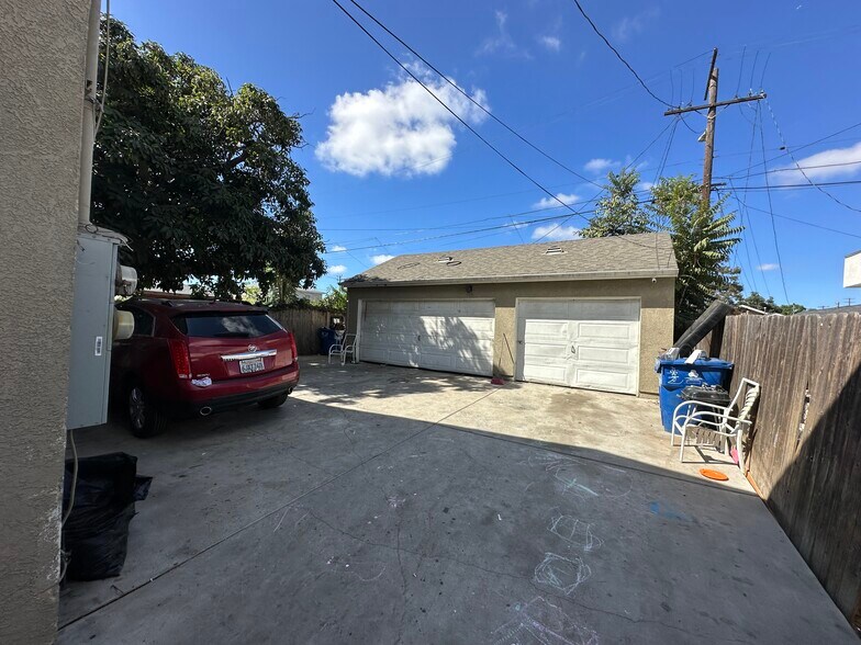 More Photos Of 9123 Orchard Ave, Los Angeles Multifamily For Sale