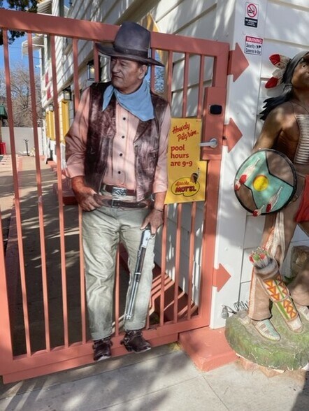 More Photos Of 166 S 400 E, Moab Hotel For Sale