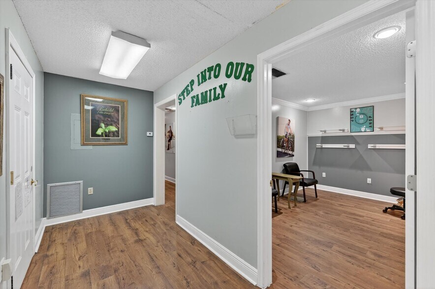 More Photos Of 7 W Main St, Apopka Office For Sale