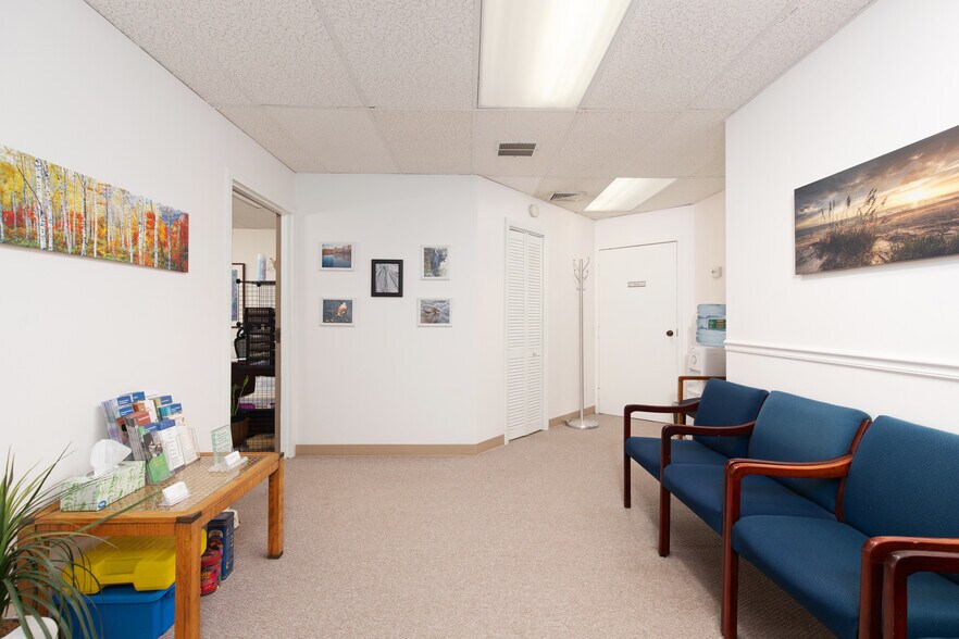 More Photos Of 155 Sycamore St, Glastonbury Office For Lease