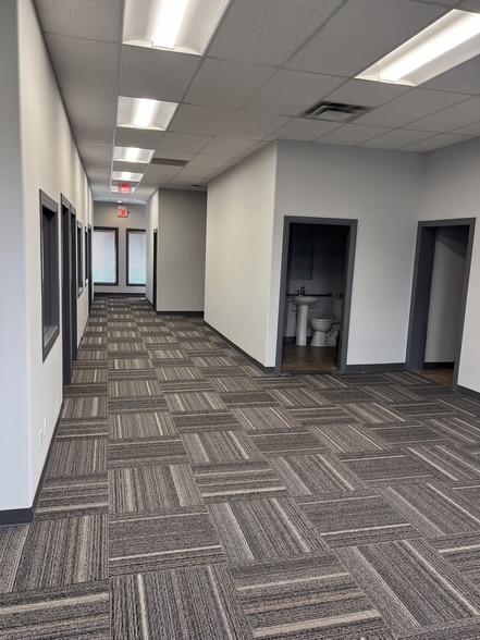 More Photos Of 176 Kaska Rd, Sherwood Park Flex For Lease