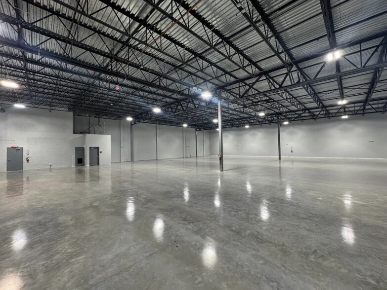 More Photos Of 4500-4600 NW 135th St, Miami Warehouse For Lease