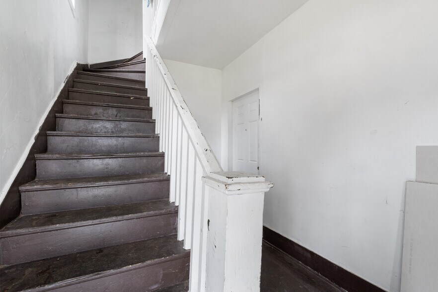 More Photos Of 622 S Wright St, Siloam Springs Apartments For Sale