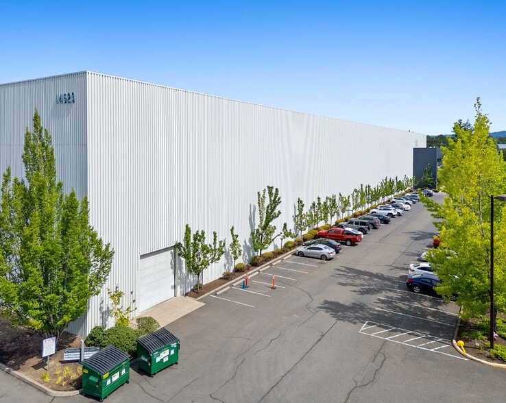 More Photos Of 14523 SW Millikan Way, Beaverton Light Distribution For Lease