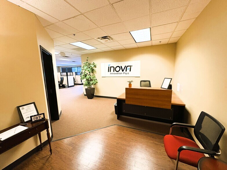 More Photos Of 9420-9450 Manchester Rd, Saint Louis Storefront Retail Office For Lease