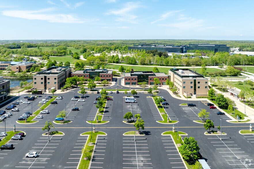 More Photos Of 5401 Trillium Blvd, Hoffman Estates Unknown For Lease