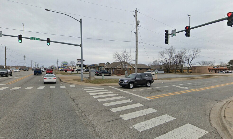 More Photos Of 2010 W Walnut Street, Rogers Land For Lease