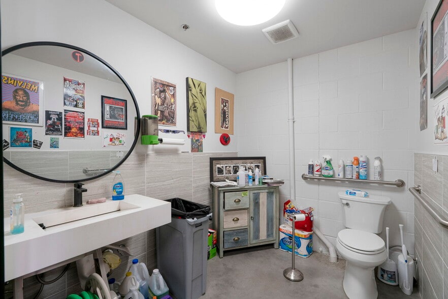 More Photos Of 2100 Double Creek Dr, Round Rock Warehouse For Sale