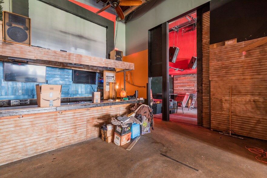 More Photos Of 210 Sw 2nd St, Fort Lauderdale Bar For Lease