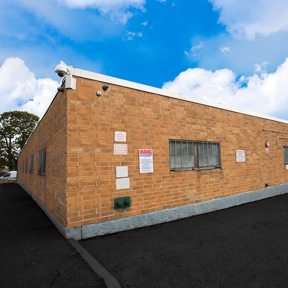 More Photos Of 17818 107th Ave, Jamaica Warehouse For Lease