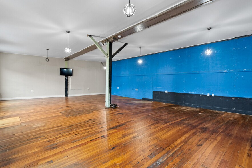 More Photos Of Custom House Wharf Street, Portland General Retail For Lease