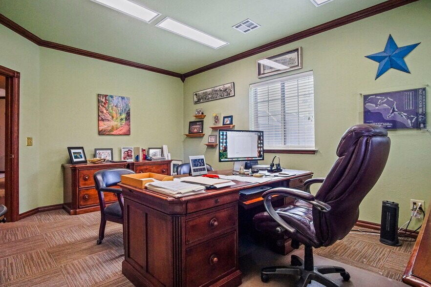 More Photos Of 1006 24th Ave NW, Norman Office For Sale