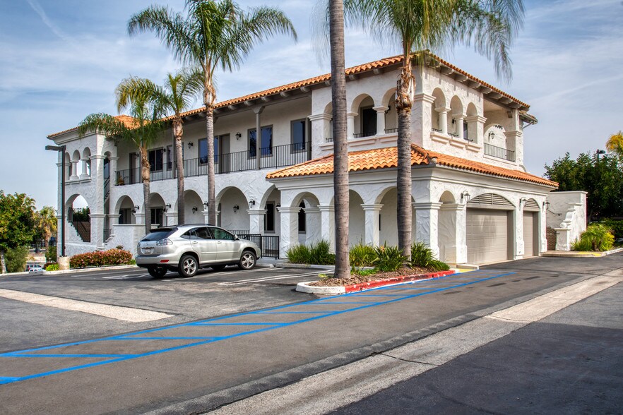 More Photos Of 20301 Acacia St, Newport Beach Medical For Lease