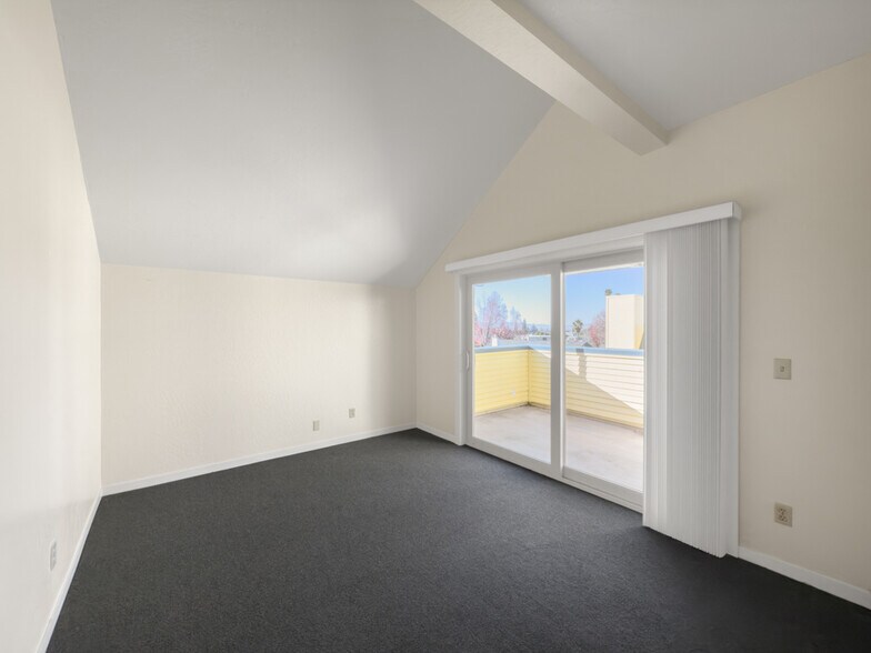 More Photos Of 2974-2980 College Ave, Berkeley Apartments For Sale