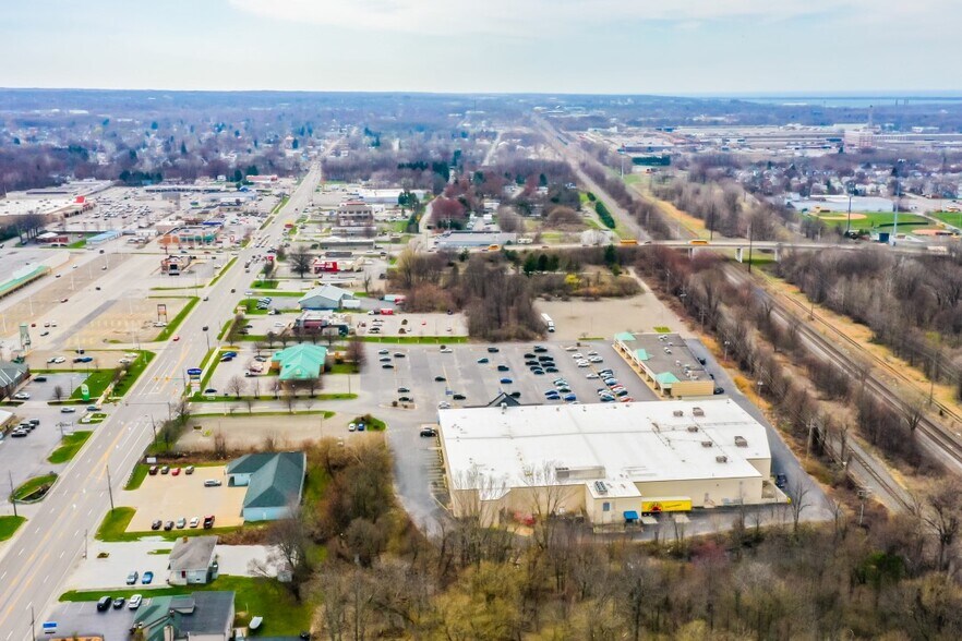 More Photos Of 4500-4510 Buffalo Rd, Erie Supermarket For Lease